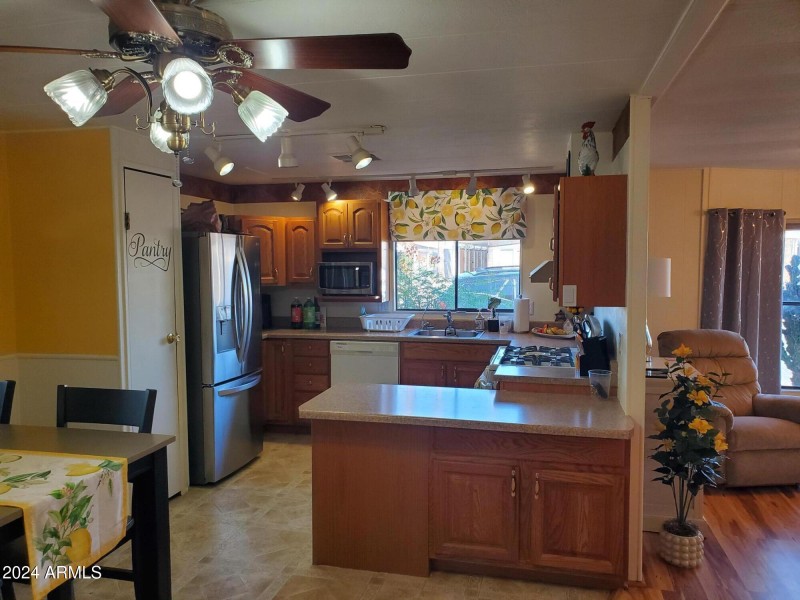 Kitchen main