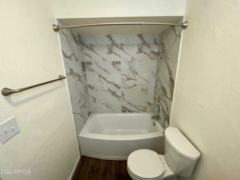 517 Bathroom 2 (1)