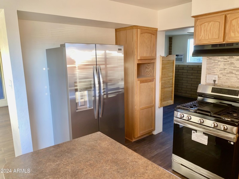 517 Kitchen 2
