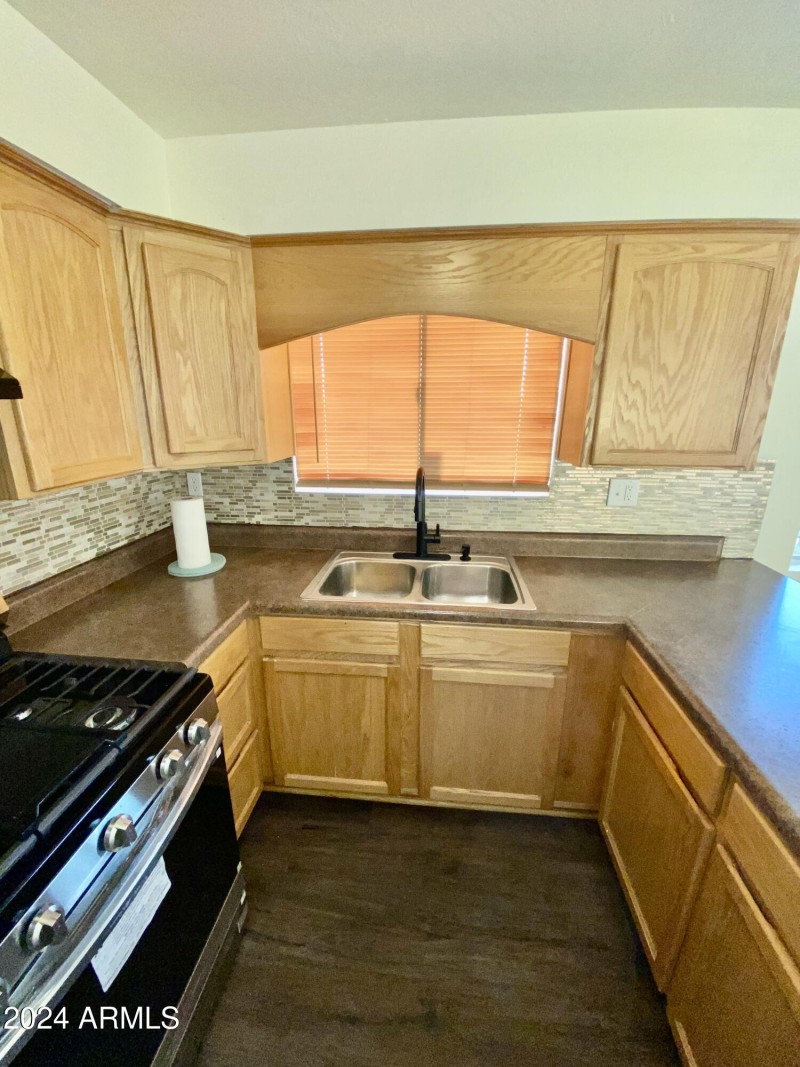 517 Kitchen 4