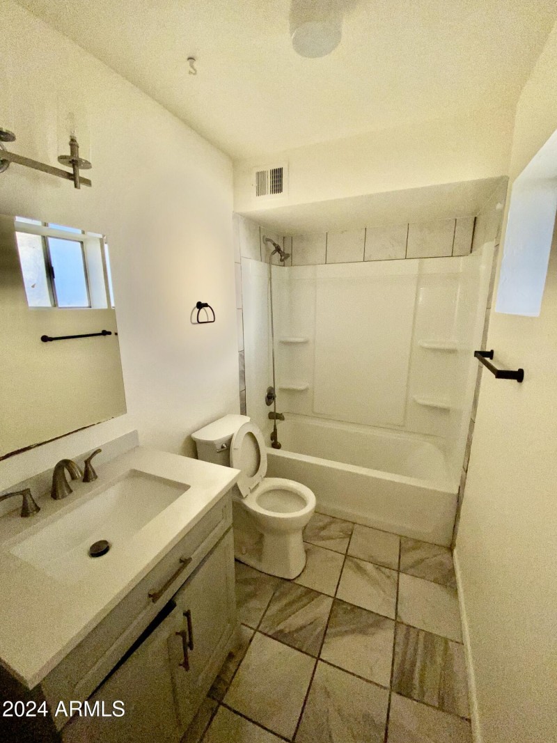 517 Master Bath
