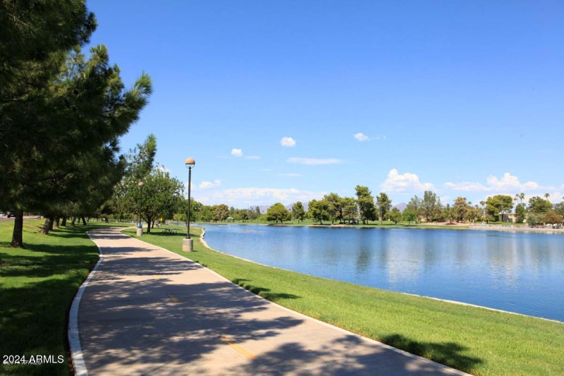 Chaparral Lake & Park