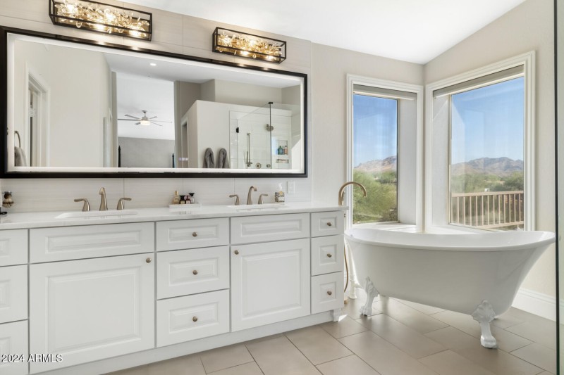 Master Tub