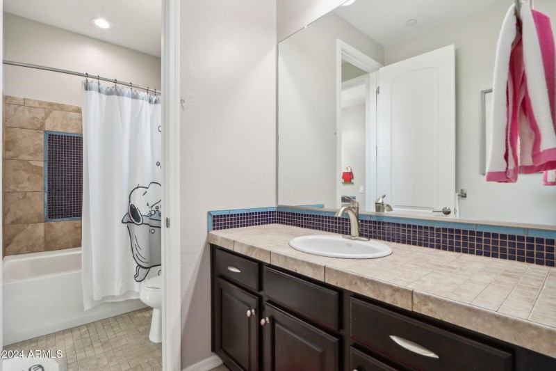 2nd Bathroom