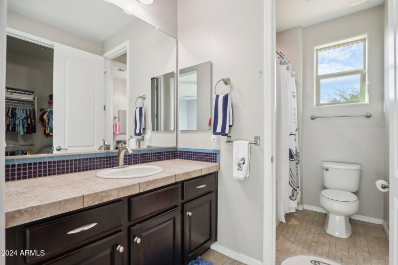 2nd Bathroom