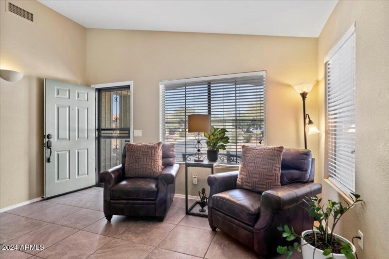 05-Dining & Living Room