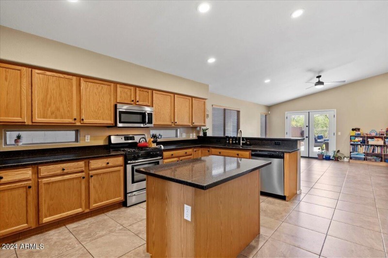 06-Kitchen