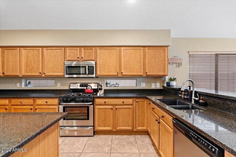 08-Kitchen