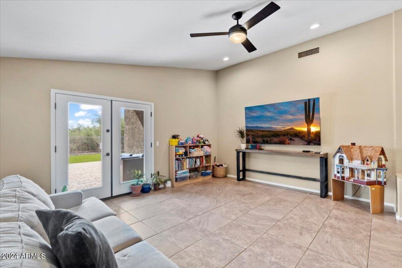 11-Family Room
