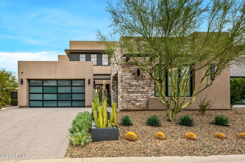 2-web-or-mls-Curbside Views