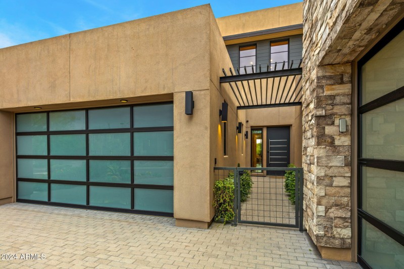 7-web-or-mls-Garages