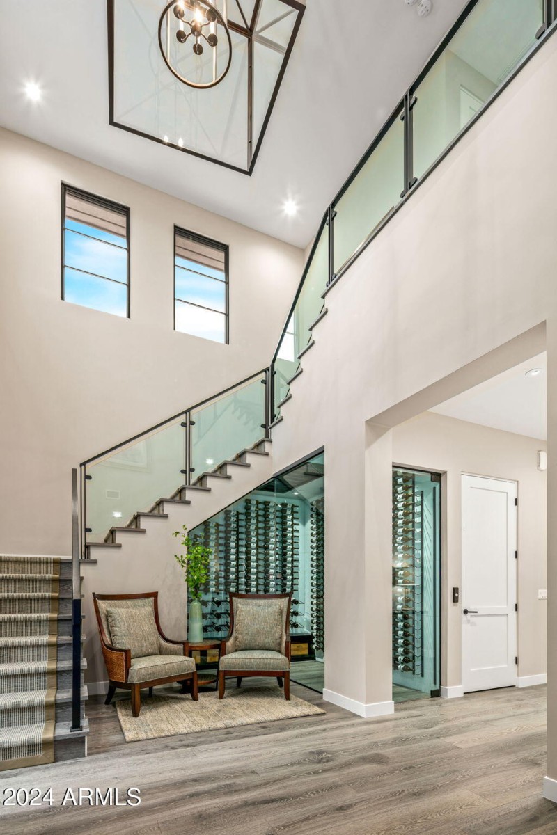 11-web-or-mls-Foyer