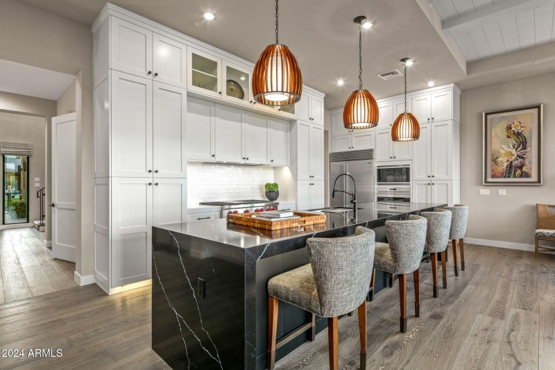 19-web-or-mls-Breakfast Counter