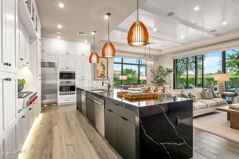 23-web-or-mls-Kitchen Views