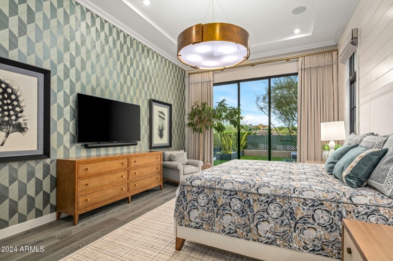 28-web-or-mls-Primary Suite Details