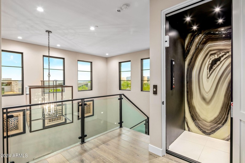 40-web-or-mls-Upstairs Elevator Landing