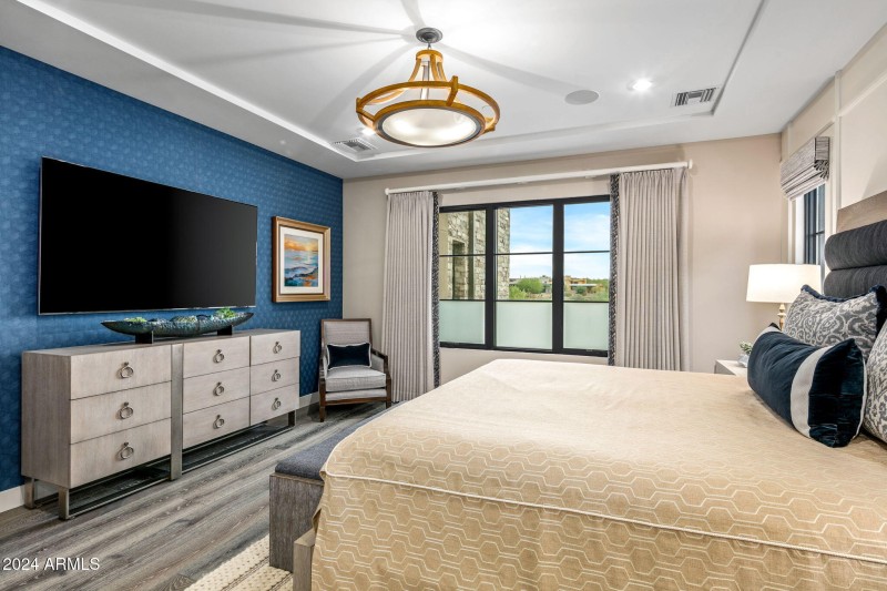 50-web-or-mls-Guest Suite Views