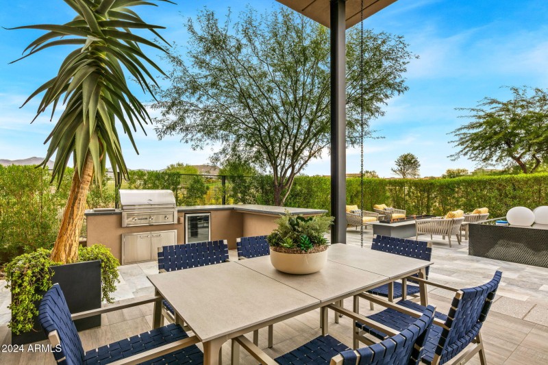 59-web-or-mls-Outdoor Dining