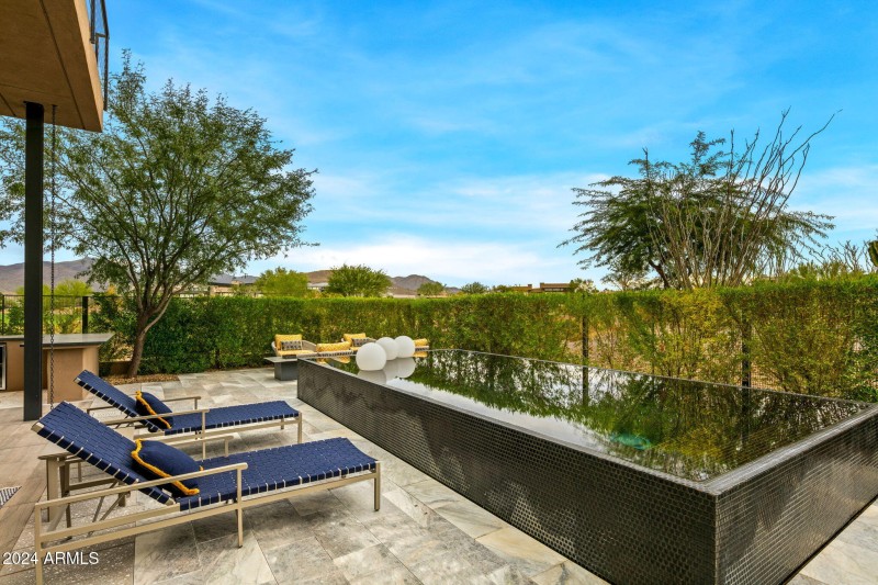 60-web-or-mls-Spa Views