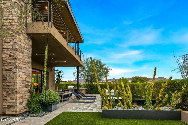 66-web-or-mls-Back Views