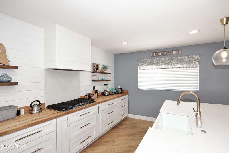 Kitchen-Gas Stove