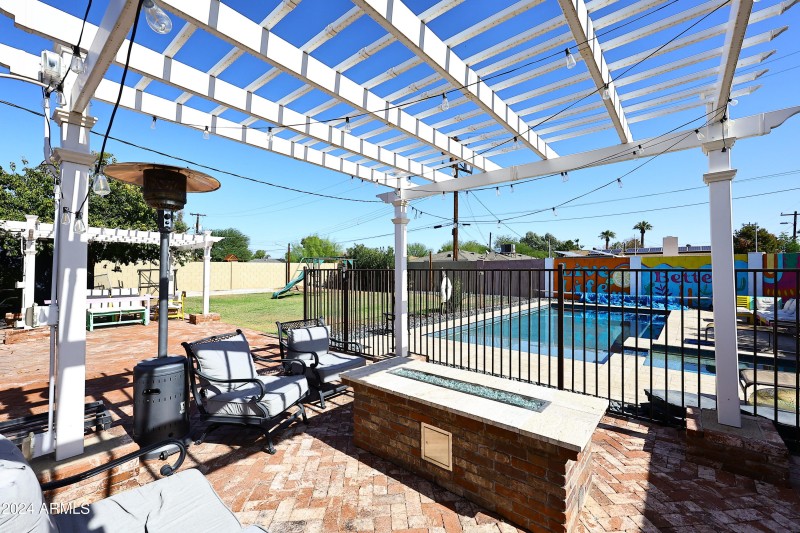 Pergola-Firepit