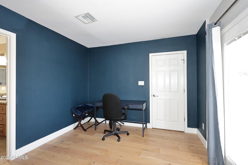Primary Bedroom-Sitting Area
