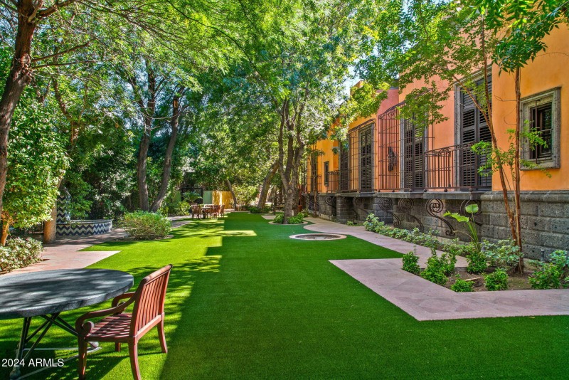 Guest Wing Gardens