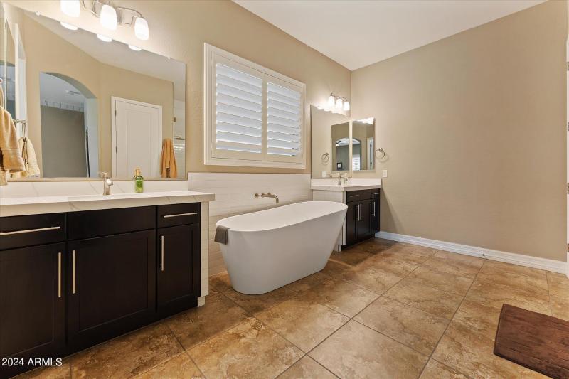 25-025-primary-bathroom