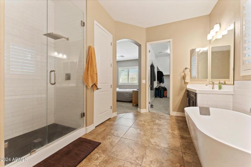 27-027-primary-bathroom