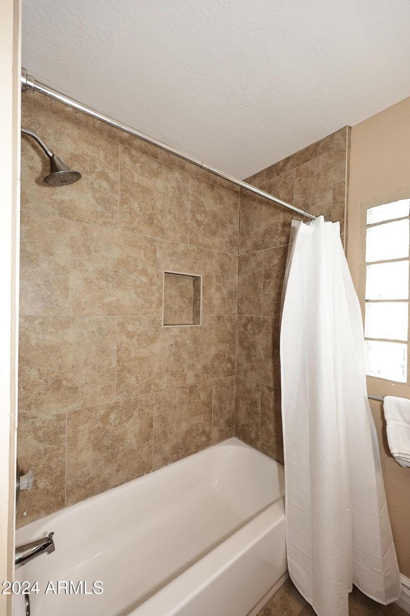 Hall Bath-Tub