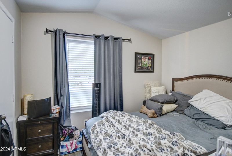 Bedroom 2, pic 1