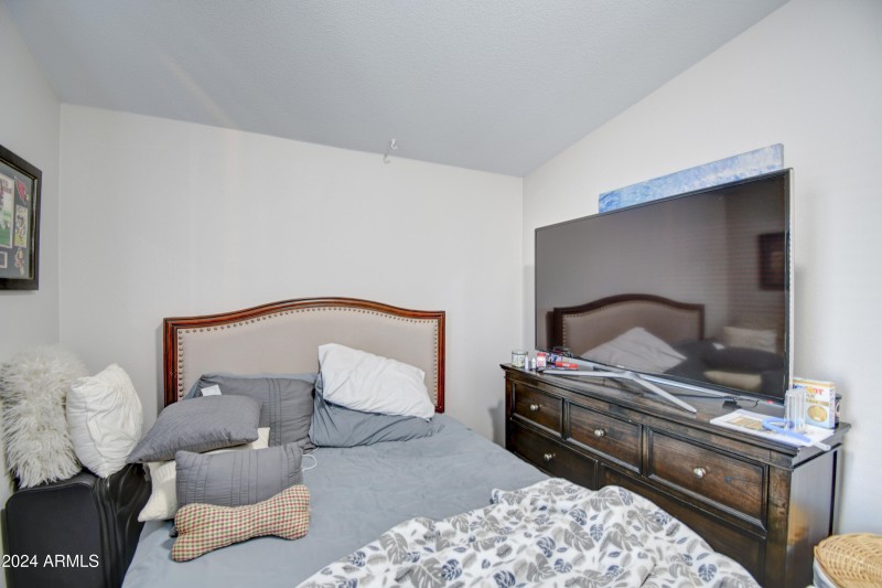 Bedroom 2, pic 2