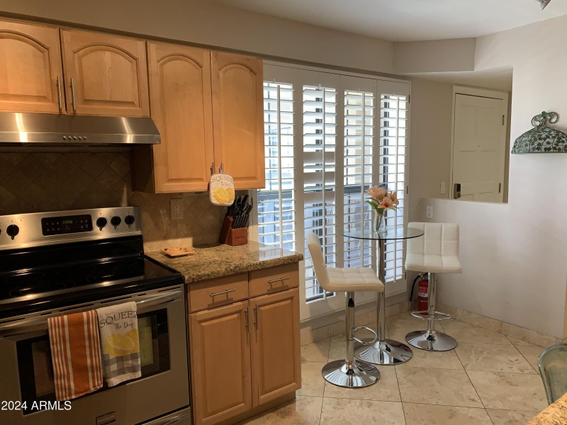 Eat in kitchen area