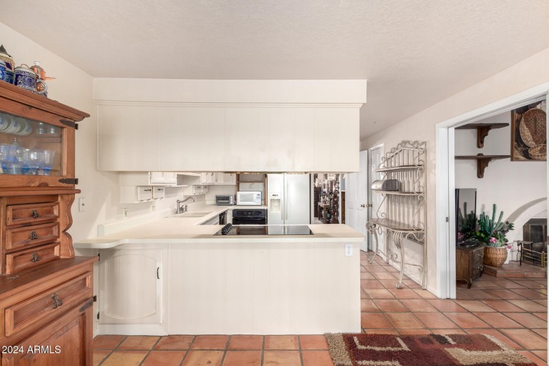 Kitchen Dining Area