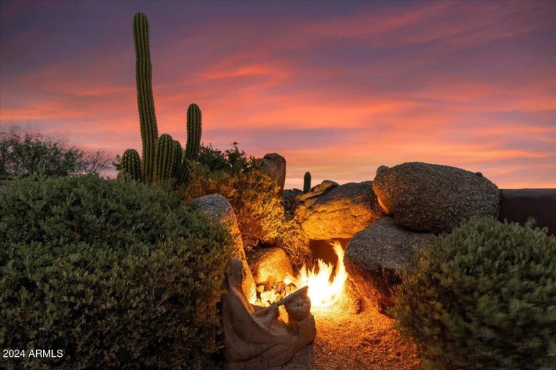 096-Fire Pit
