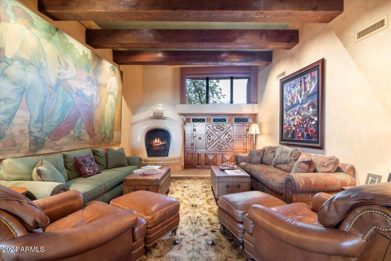 043-Family Room