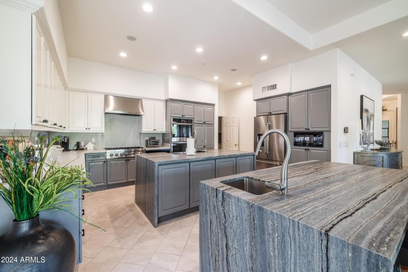 7020 E Mighty Saguaro Way-7