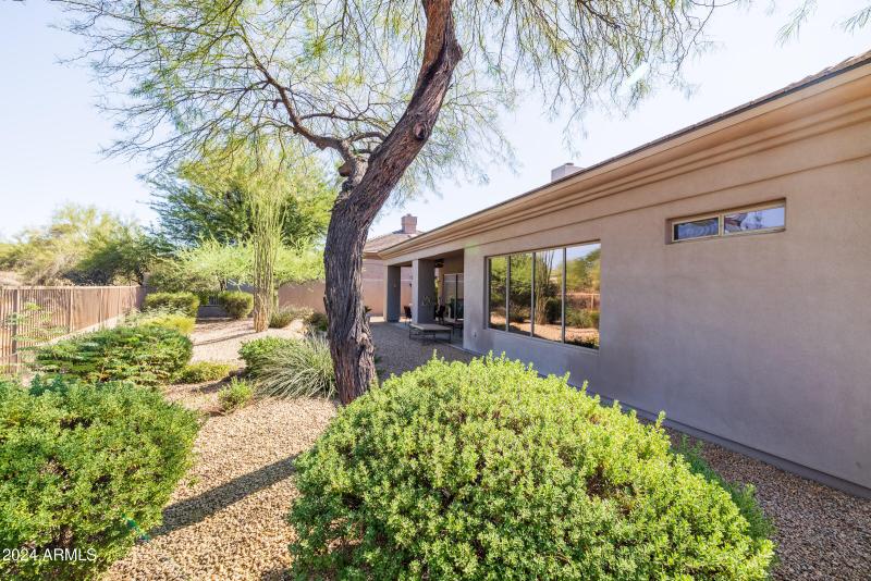 7020 E Mighty Saguaro Way-41