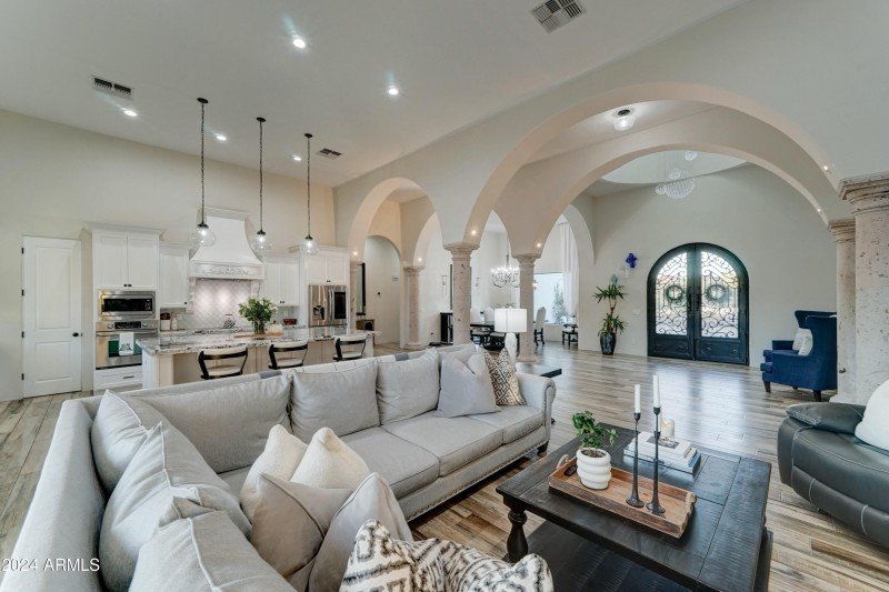 3923 W Fox Rd-11