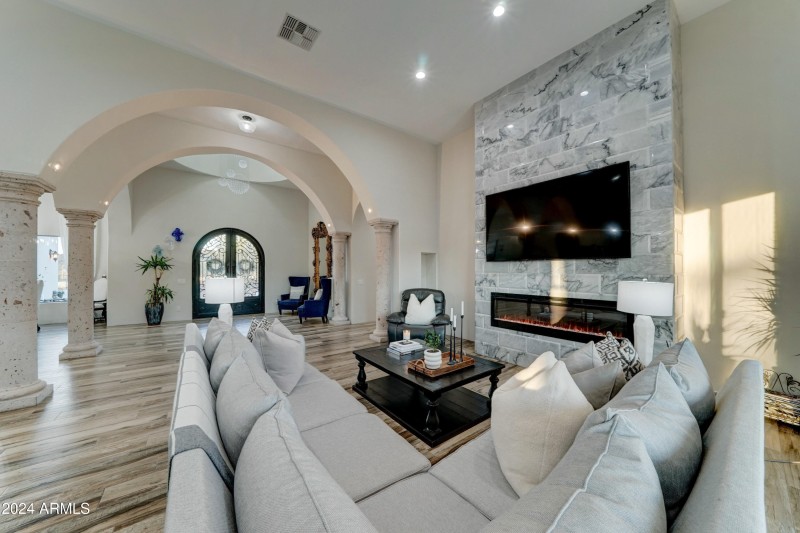 3923 W Fox Rd-12