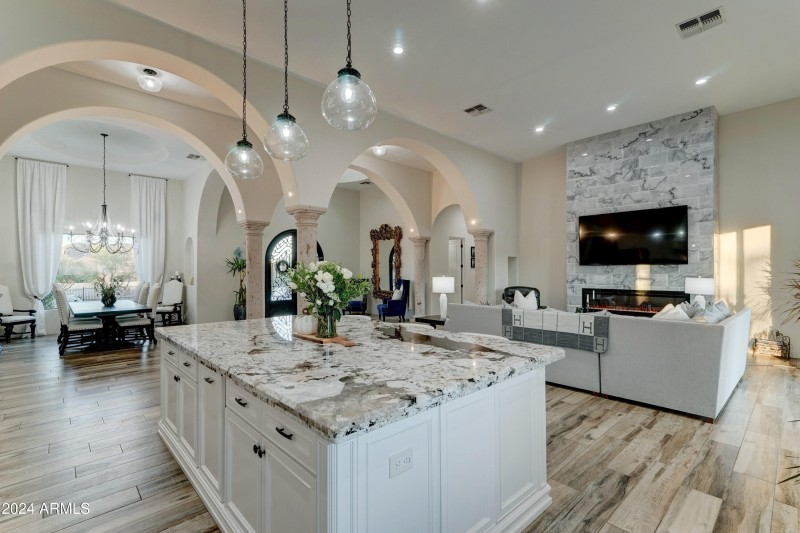 3923 W Fox Rd-15