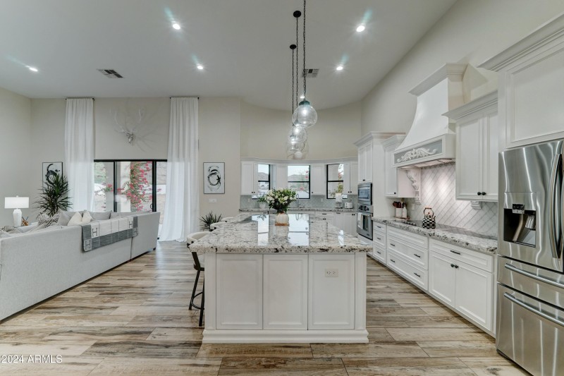 3923 W Fox Rd-18
