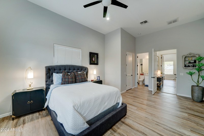 3923 W Fox Rd-27
