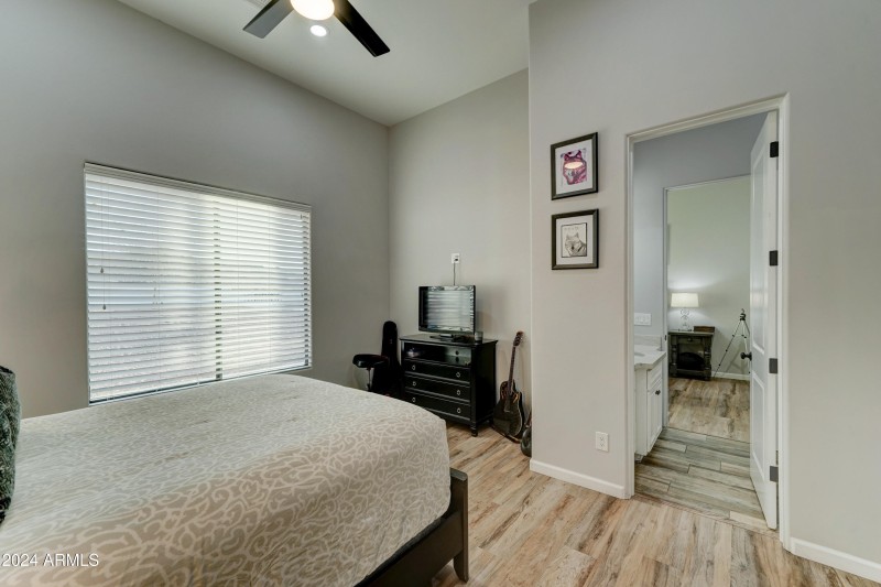 3923 W Fox Rd-33