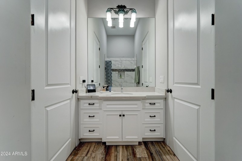 3923 W Fox Rd-39