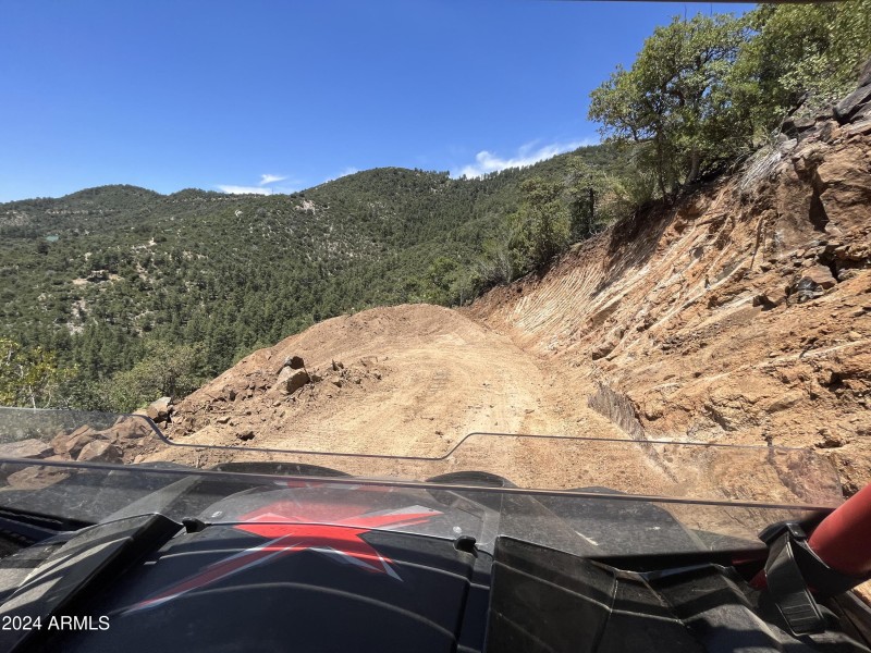 4x4 Driveway
