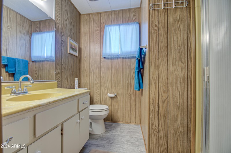 Bathroom 2-pic 1