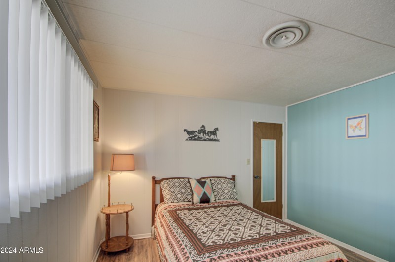 Bedroom 2-pic 2