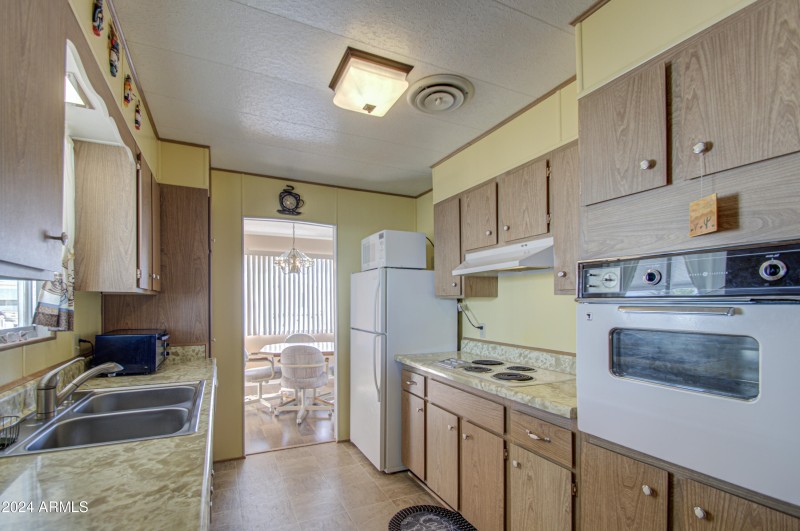 Kitchen 4